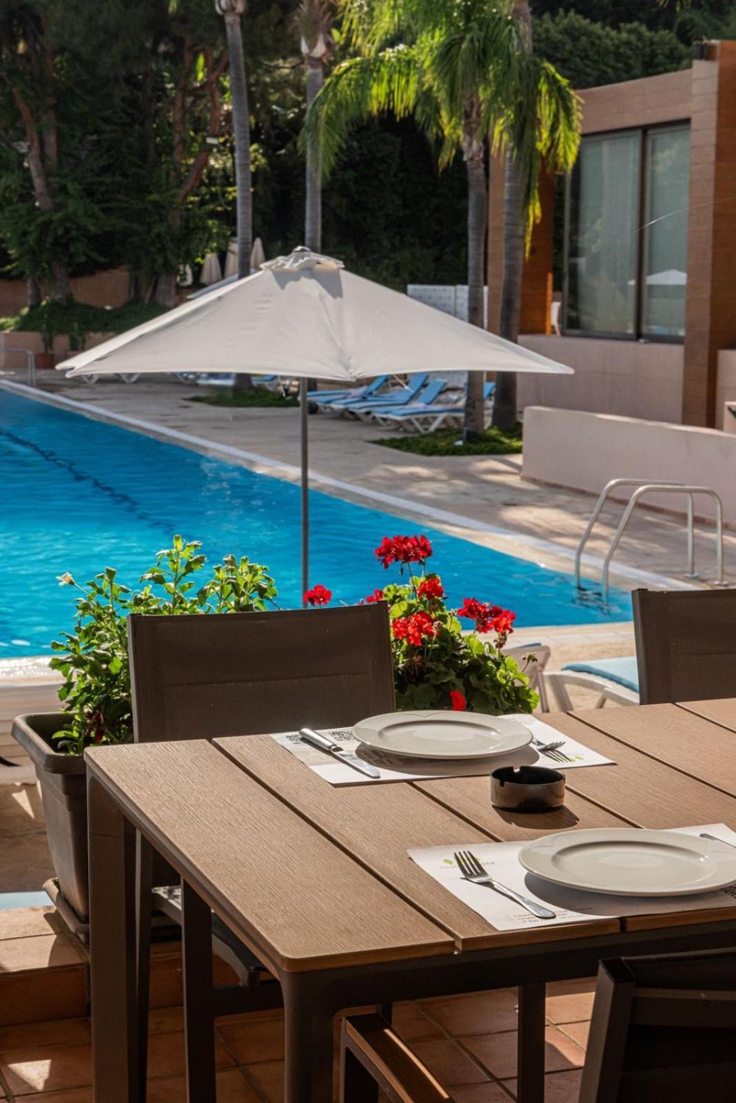 Country Lodge Hotel & Resort Beirut Ngoại thất bức ảnh
