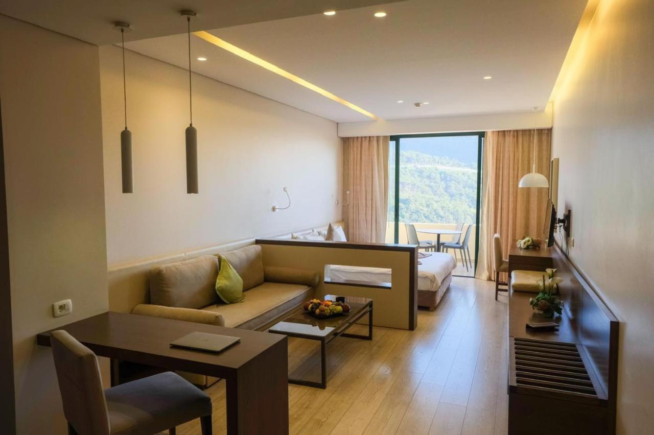 Country Lodge Hotel & Resort Beirut Ngoại thất bức ảnh