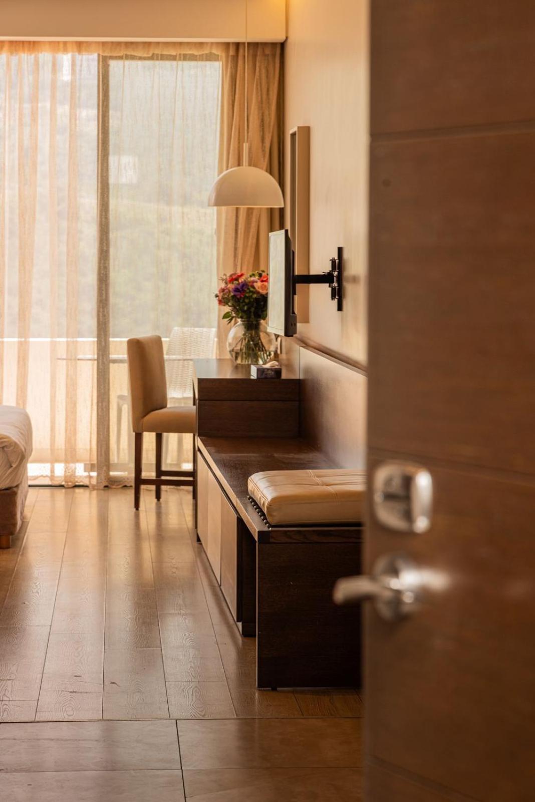 Country Lodge Hotel & Resort Beirut Ngoại thất bức ảnh
