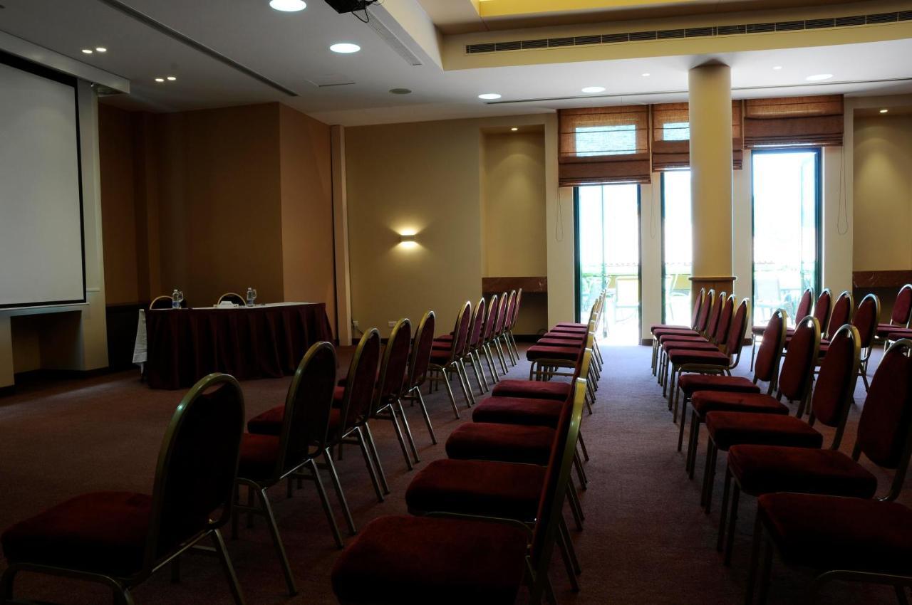 Country Lodge Hotel & Resort Beirut Ngoại thất bức ảnh